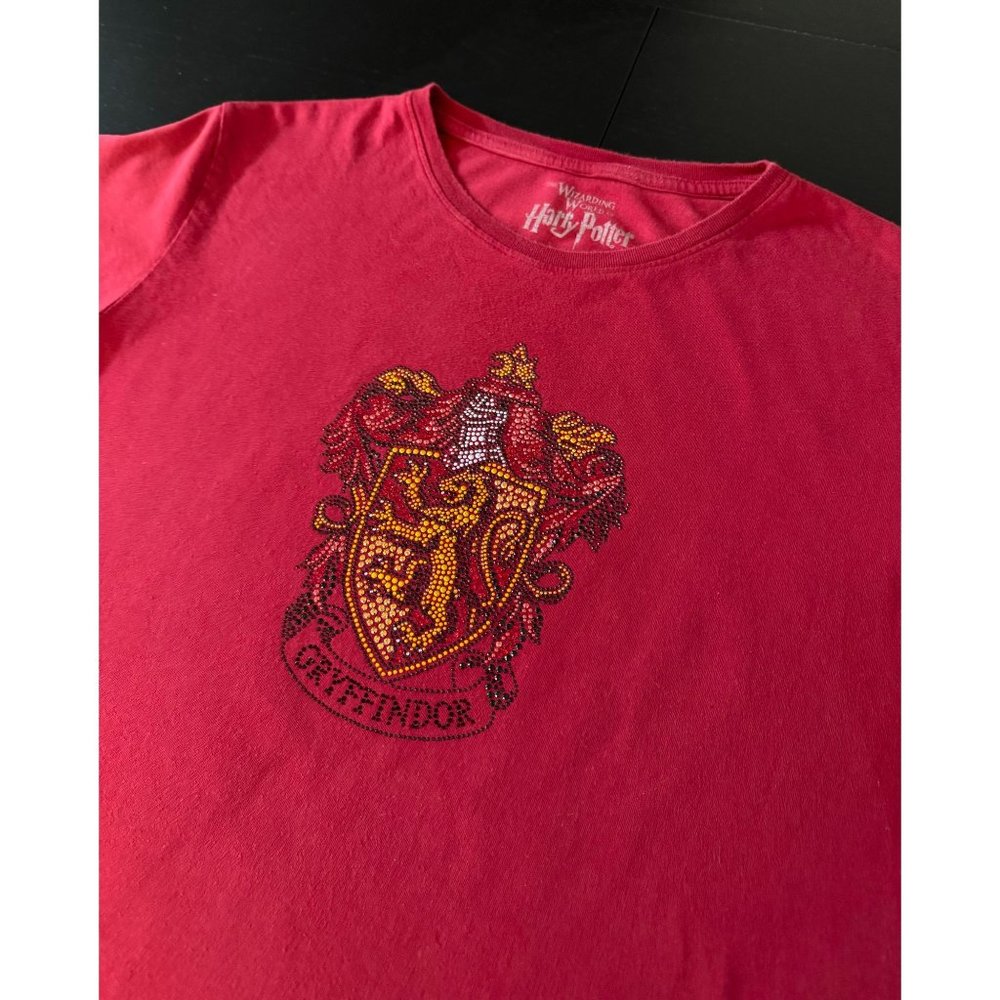 Harry Potter Gryffindor Crest Embroidered T-Shirt Adult‎ XL Red Hogwarts Beading